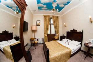 Отель Saint Feder Boutique Hotel Львов Стандартный двухместный номер с 1 кроватью-7