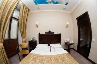 Отель Saint Feder Boutique Hotel Львов Стандартный двухместный номер с 1 кроватью-9